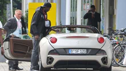Usain Bolt sceglie la sua nuova auto: una Ferrari California - Motori.it