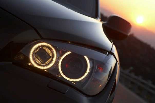 BMW X1: i teaser su Facebook