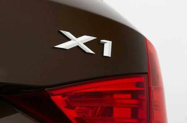 BMW X1: i teaser su Facebook