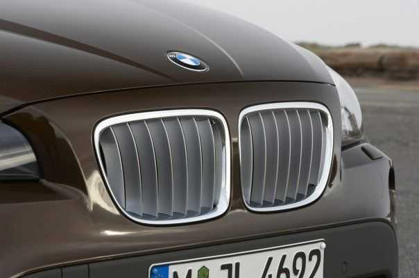 BMW X1: i teaser su Facebook
