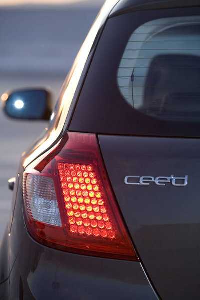 Kia Cee'd: prime immagini del restyling