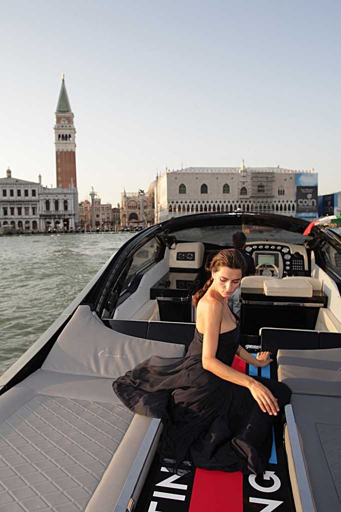 La lancia di Lancia alla Mostra di Venezia