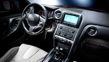 Nissan GT-R 2010, prime immagini