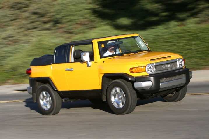 Toyota FJ Cruiser Cabriolet by Newport Convertible Engineering