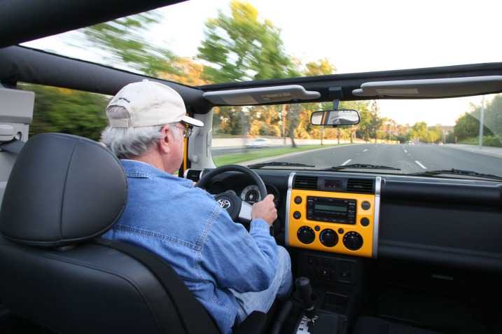 Toyota FJ Cruiser Cabriolet by Newport Convertible Engineering