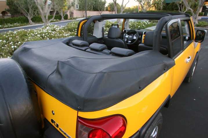 Toyota FJ Cruiser Cabriolet by Newport Convertible Engineering