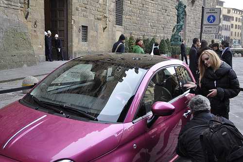 Fiat 500 Barbie battuta a 20.000 euro
