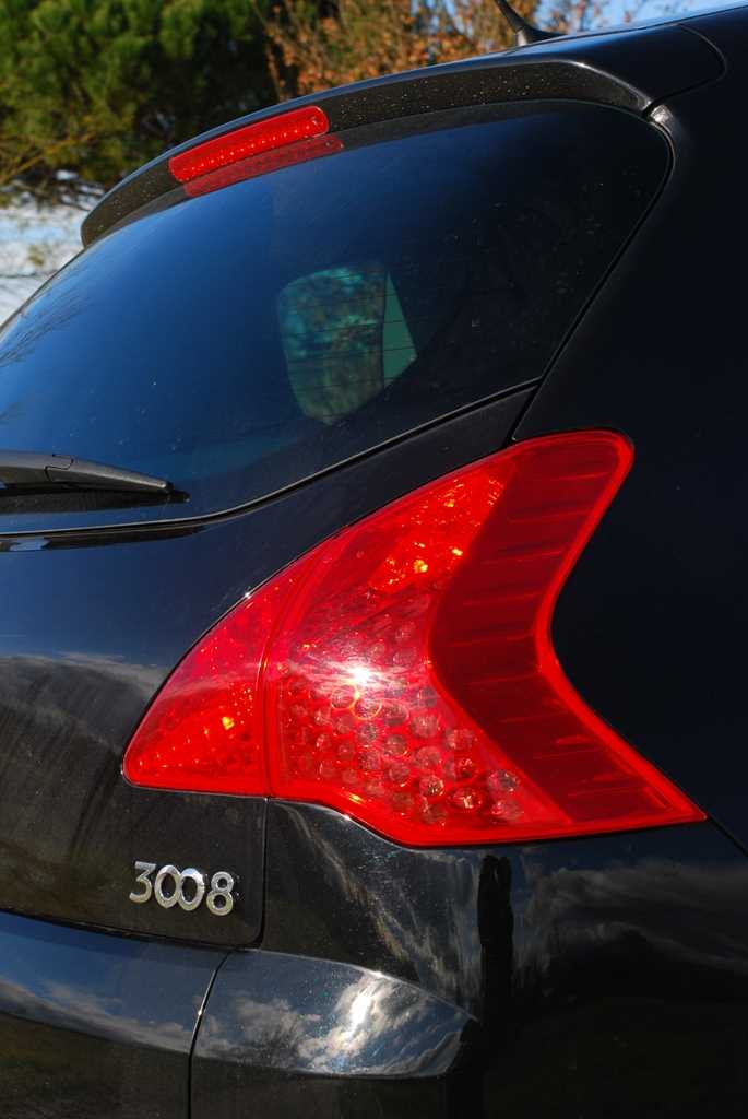 Test Drive Peugeot 3008 1.6 VTi Tecno
