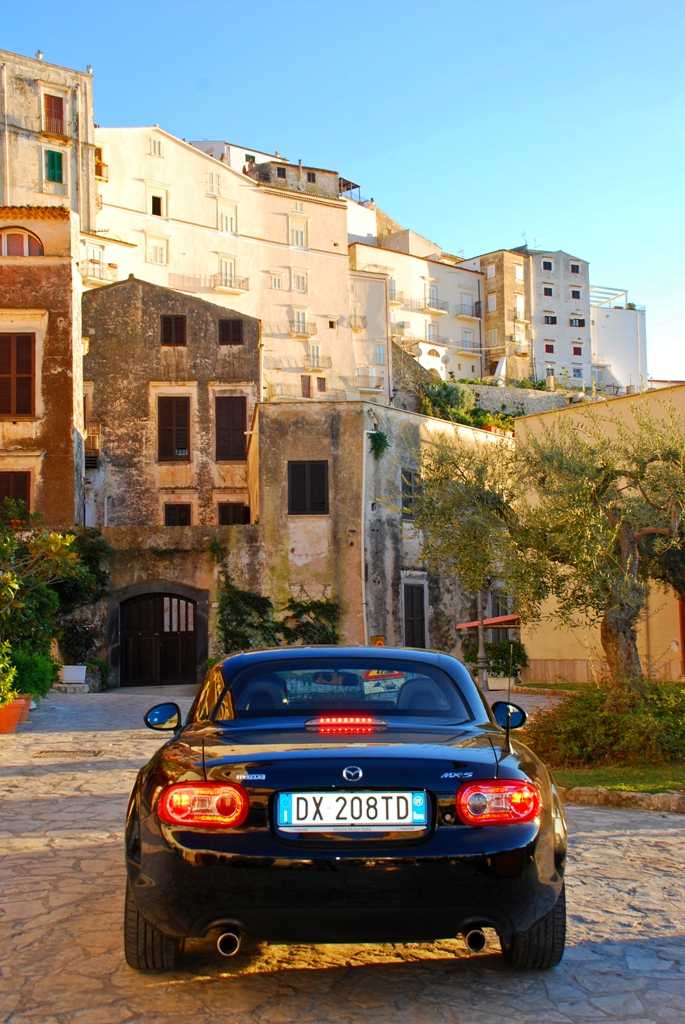 Mazda MX-5 Powershift Roadster Coupé in prova