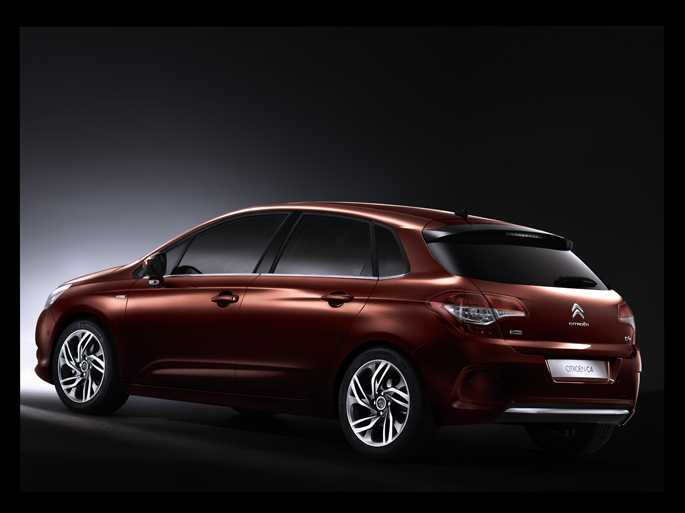 Le prime immagini ufficiali della nuova Citroen C4