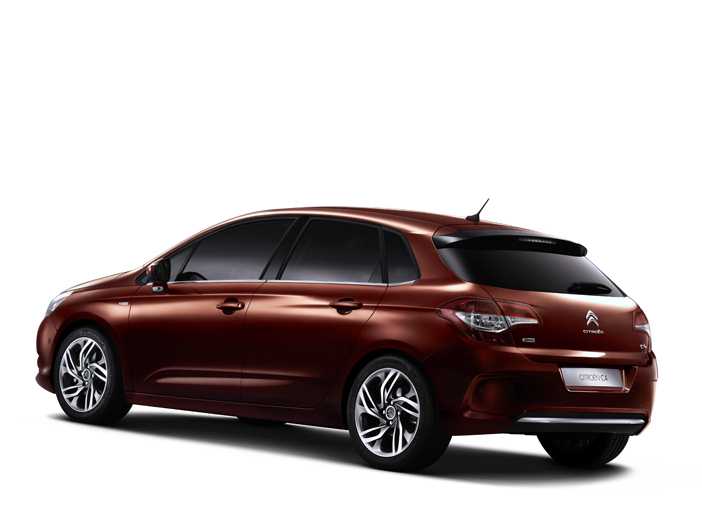 Le prime immagini ufficiali della nuova Citroen C4