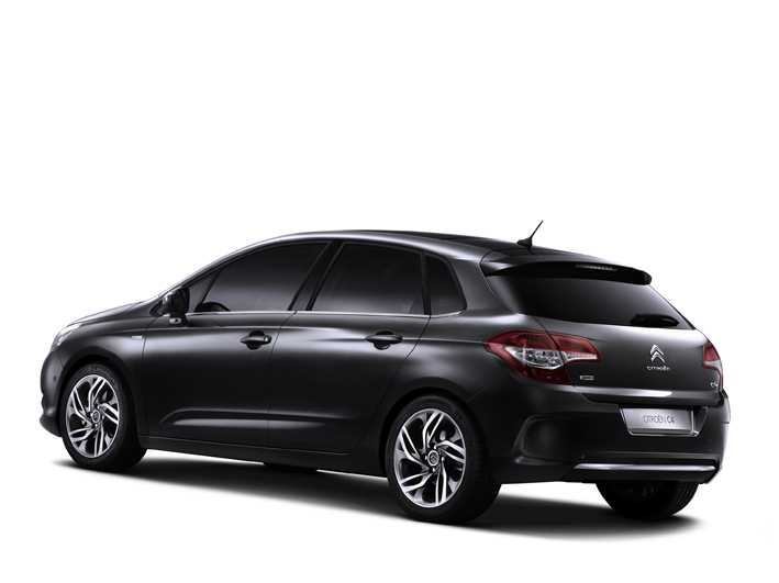 Le prime immagini ufficiali della nuova Citroen C4