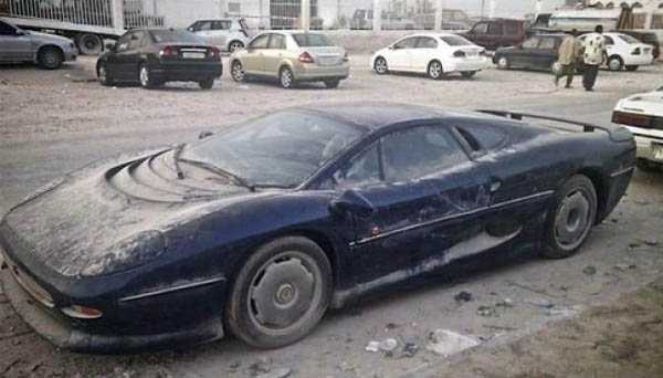 Macchine Abbandonate a Dubai