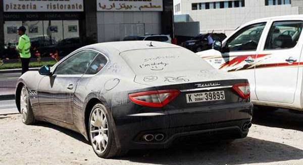Macchine Abbandonate a Dubai