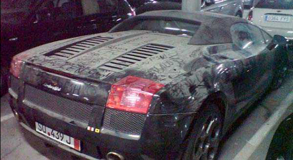 Macchine Abbandonate a Dubai