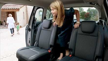 Ford C-Max 7 Model Year 2011