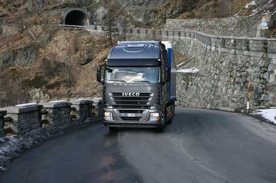 Iveco Stralis: foto interni ed esterni