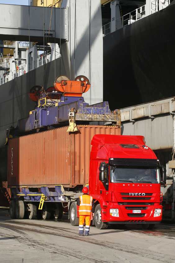 Iveco Stralis: foto interni ed esterni