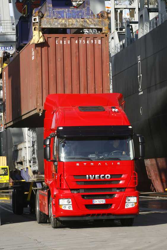 Iveco Stralis: foto interni ed esterni