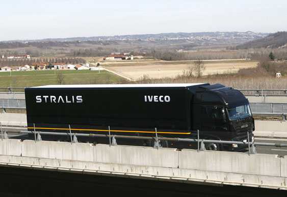 Iveco Stralis: foto interni ed esterni