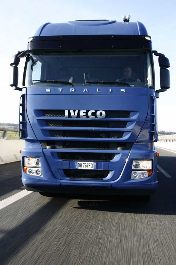 Iveco Stralis: foto interni ed esterni