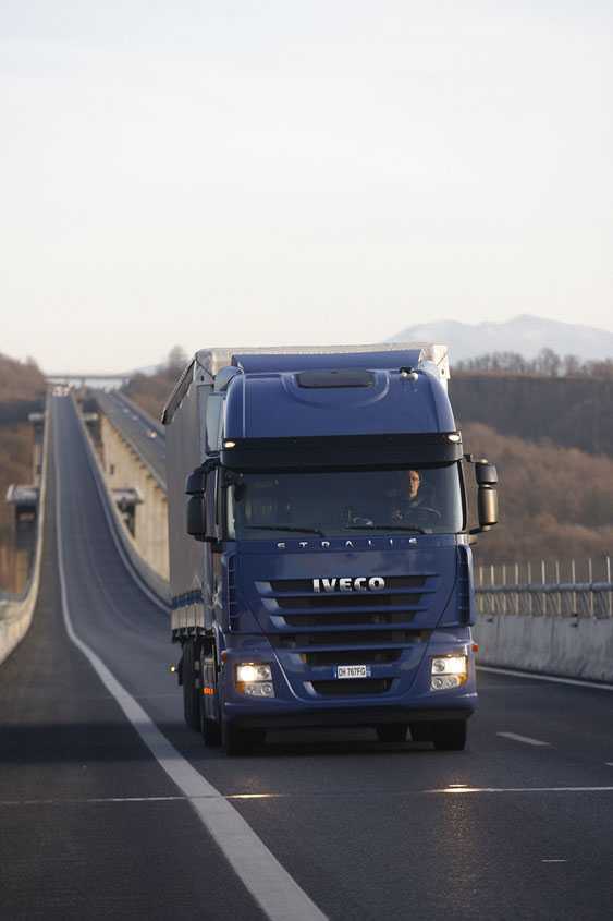 Iveco Stralis: foto interni ed esterni