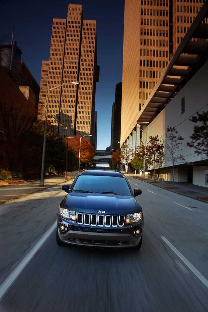 Jeep Compass 2011: prime immagini