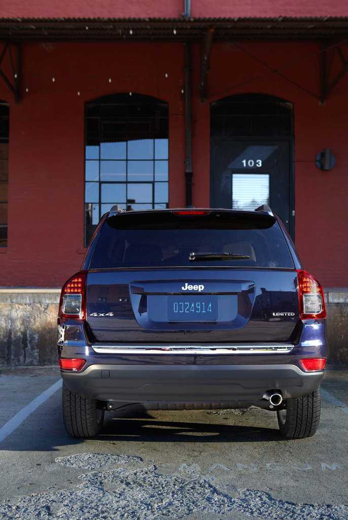 Jeep Compass 2011: prime immagini