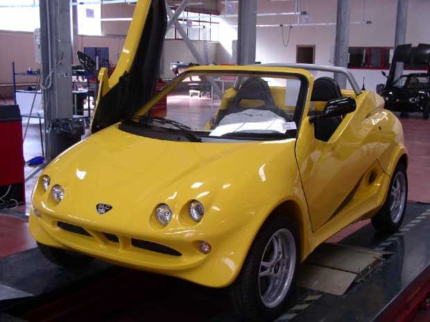 SLC K300: microcar in fibra di carbonio