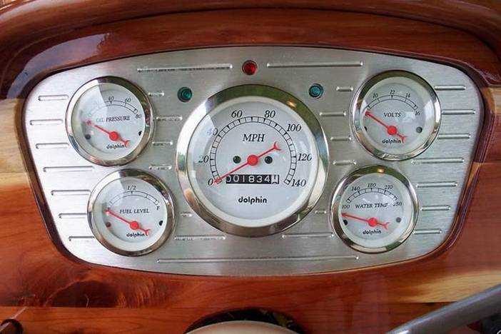 Auto di legno all'asta su eBay