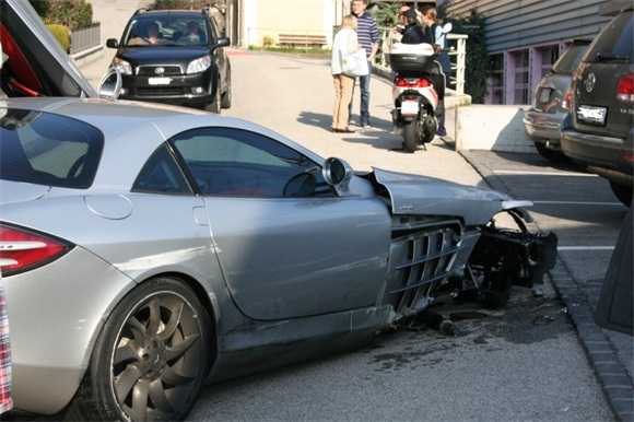 Mercedes McLaren SLR incidentata