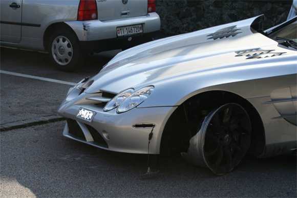 Mercedes McLaren SLR incidentata