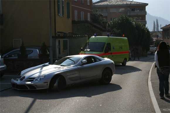 Mercedes McLaren SLR incidentata