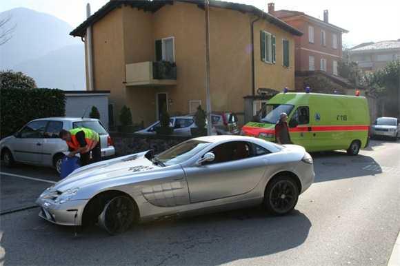Mercedes McLaren SLR incidentata
