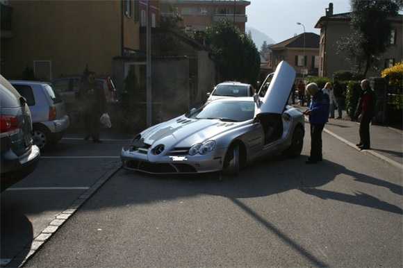 Mercedes McLaren SLR incidentata