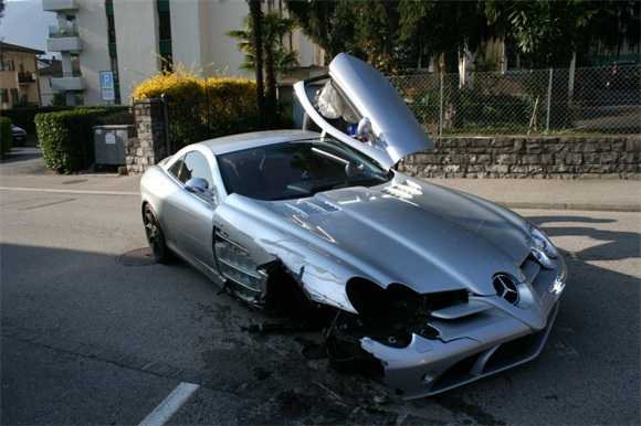 Mercedes McLaren SLR incidentata