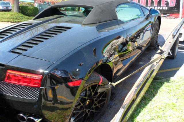 Distruggere una Lamborghini a 30 km/h