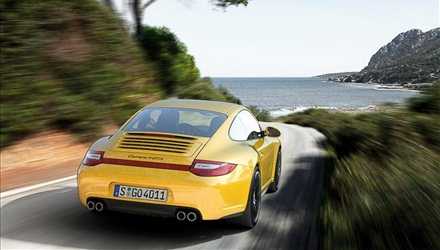 Porsche 911 Carrera 4 GTS