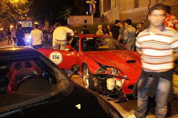 Mille Miglia 2011: incidente tra Ferrari