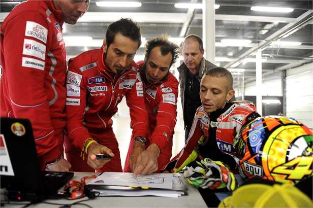 Valentino Rossi sulla nuova pista di Silverstone