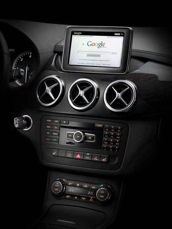 Nuova Mercedes Classe B, interni svelati