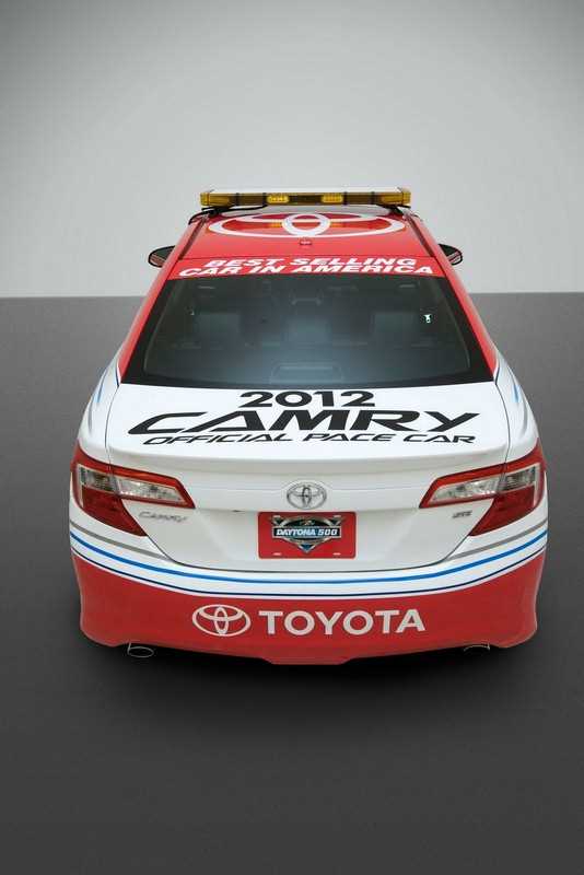 Nuova Toyota Camry: pace car a Daytona 2012