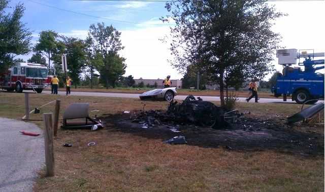 Incidente Ford GT: si spezza in due e prende fuoco