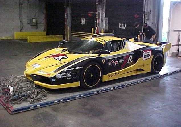 La Ferrari Enzo by Edo incidentata entra in officina