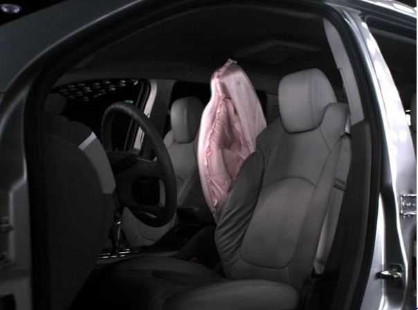 Airbag centrale by General Motors