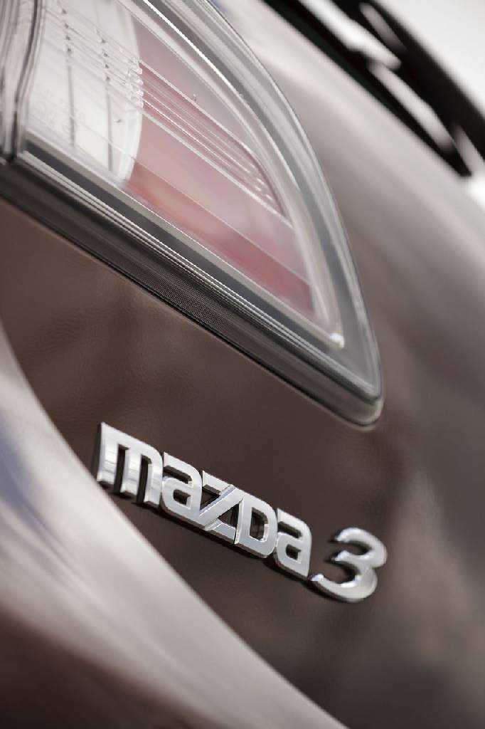 Mazda 3 facelift 2012