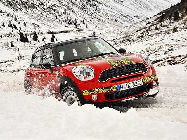Mini Countryman JCW, prime foto ufficiali