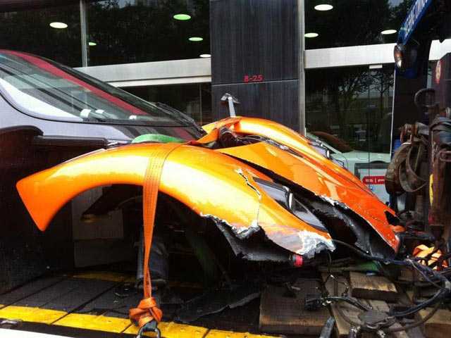 Pagani Zonda F incidentata ad Hong Kong
