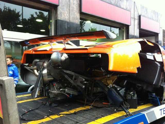 Pagani Zonda F incidentata ad Hong Kong