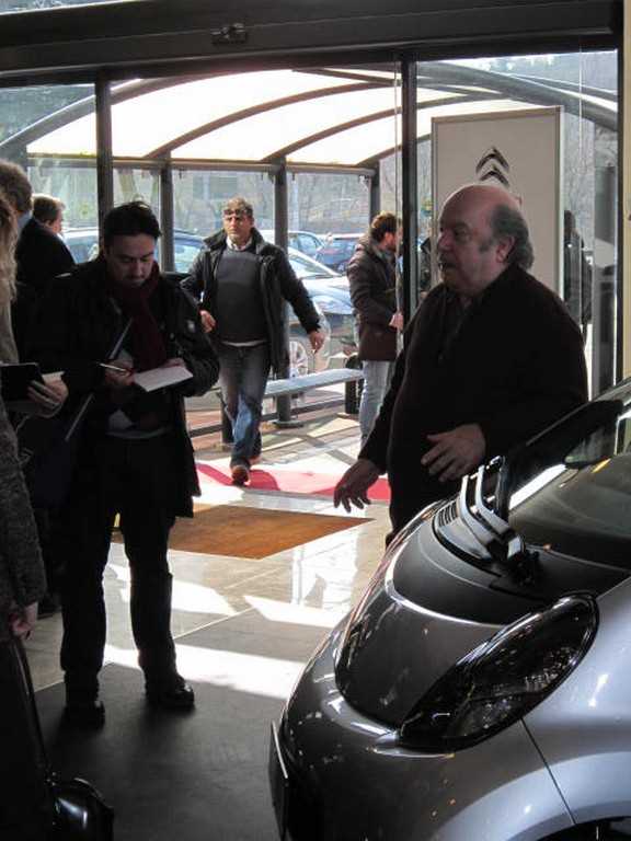 Lino Banfi con la Citroen C-Zero